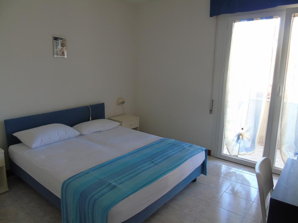 Villa Valeria Λινιάνο Σαμπιαντόρο Δωμάτιο φωτογραφία